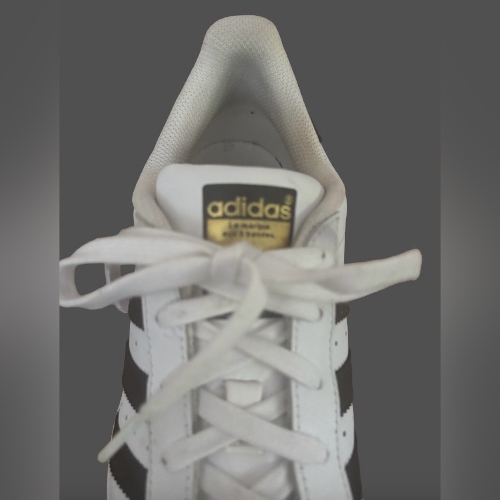 adidas Superstar wht w blk strp unisex snkrs MN 9.5 - 10 WM 11.5 PLEASE READ - Picture 10 of 12